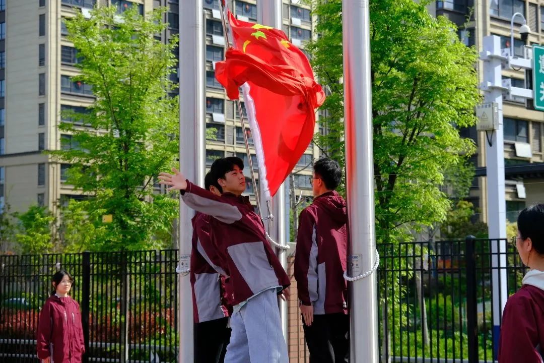 與春風為伴，攜安全同行 | 蚌埠博雅培文第十周升旗儀式